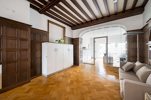 Oben wohnen, unten läuft's! Charmanter Altbau mit Penthouse zur Eigennutzung + stabile Mieteinnahmen - Bild 3069729