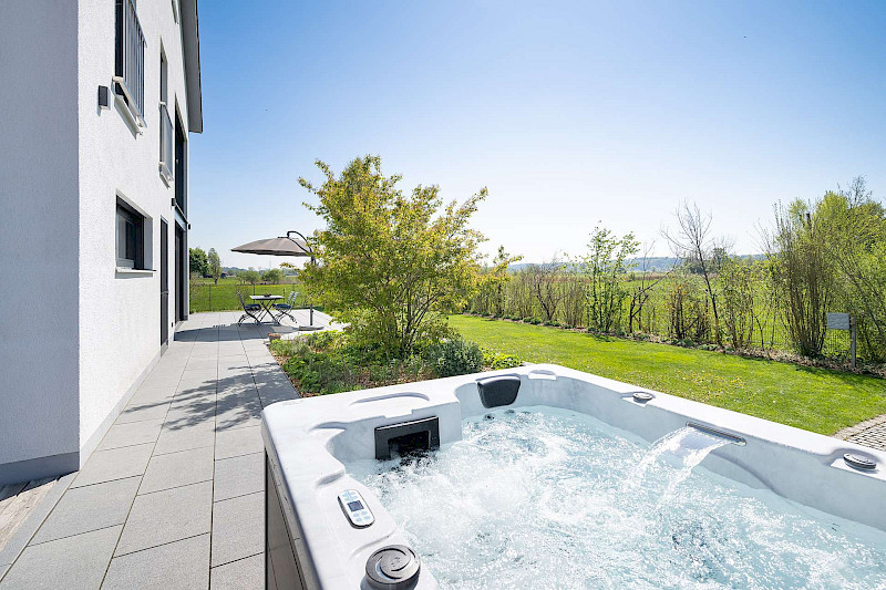 Terrasse mit Whirlpool