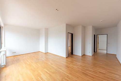 Schmankerl! Großzügig geschnittene 2-Zimmer-Eigentumswohnung mit Dachterrasse in Innenstadtlage - Bild 3612420