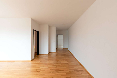 Schmankerl! Großzügig geschnittene 2-Zimmer-Eigentumswohnung mit Dachterrasse in Innenstadtlage - Bild 3612420