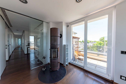 Möbliertes Luxus-Penthouse mit 4,5 Zimmern am südlichen Ortsrand von Neufahrn - Bild 3633016