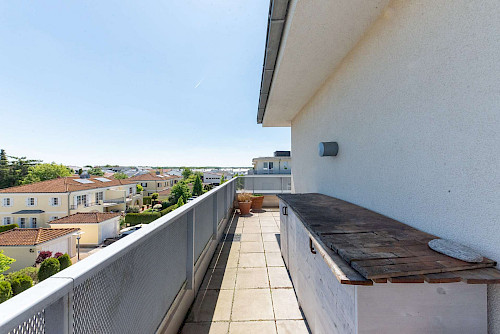 Möbliertes Luxus-Penthouse mit 4,5 Zimmern am südlichen Ortsrand von Neufahrn - Bild 3633016