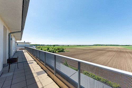 Möbliertes Luxus-Penthouse mit 4,5 Zimmern am südlichen Ortsrand von Neufahrn - Bild 3633016