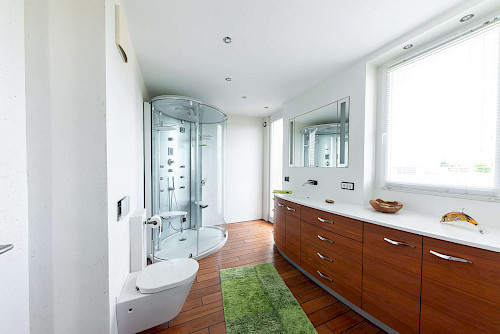 Möbliertes Luxus-Penthouse mit 4,5 Zimmern am südlichen Ortsrand von Neufahrn - Bild 3633016