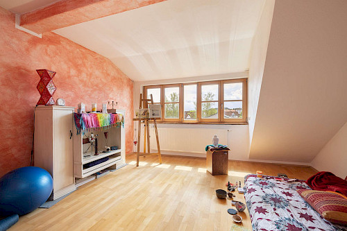 Viel Platz für Familie und Beruf! Zweifamilienhaus mit angrenzender Werkstatt und Lager - Bild 3069651