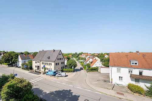 Bildschön! Gut vermietete 3-Zimmer-Wohnung mit traumhaftem Ausblick - Bild 3736935