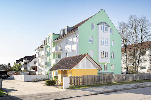 Bildschön! Gut vermietete 3-Zimmer-Wohnung mit traumhaftem Ausblick - Bild 3736935