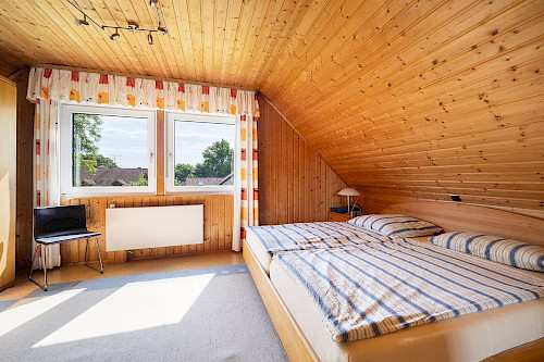 Vielfältige Nutzungsmöglichkeiten! Schönes Grundstück mit Einfamilienhaus und Erweiterungspotential - Bild 3720652
