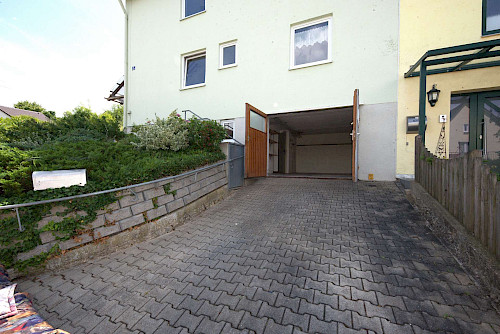 Bitte Wachküssen! Renovierungsbedürftige Doppelhaushälfte mit herrlichem Garten - Bild 3878683