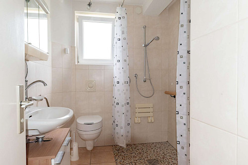 Bitte Wachküssen! Renovierungsbedürftige Doppelhaushälfte mit herrlichem Garten - Bild 3878683
