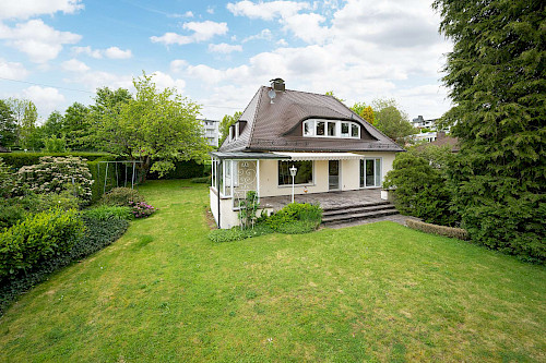 Klassiker! Walmdach-Villa mit Alpenblick in bester Lage - Bild 3069652