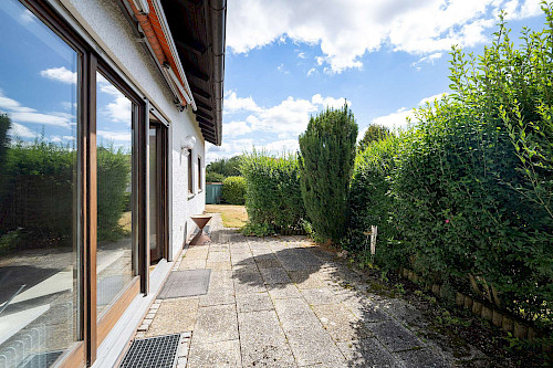 Vielseitig! Renovierungsbedürftiges Einfamilienhaus mit Erweiterungspotential auf riesigem Grundstück - Bild 3069715