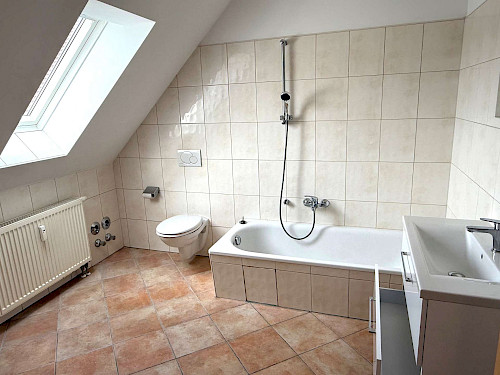 Zu vermieten! Große 2-Zimmer-Maisonette-Wohnung mit Dachterrasse - Bild 4014198