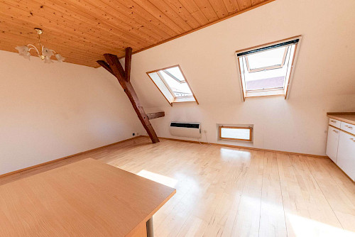 Zu vermieten! Gemütliche 2-Zimmer-Dachgeschosswohnung - Bild 3821542
