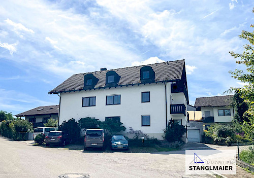 Viel Platz für die Familie! Helle Erdgeschosswohnung mit großer Terrasse - Bild 3957133