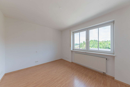 Viel Platz für die Familie! Helle Erdgeschosswohnung mit großer Terrasse - Bild 3957133