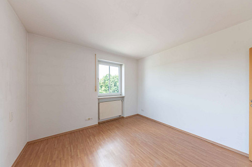 Viel Platz für die Familie! Helle Erdgeschosswohnung mit großer Terrasse - Bild 3957133