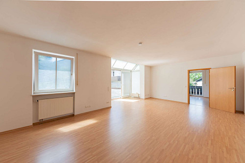 Viel Platz für die Familie! Helle Erdgeschosswohnung mit großer Terrasse - Bild 3957133
