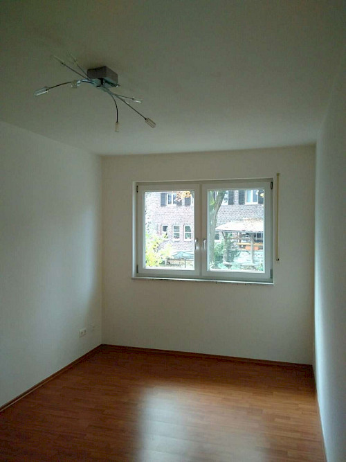 Zu Vermieten! Ruhige 3-Zimmer-Wohnung mit Balkon in zentrumsnaher Lage - Bild 3992575