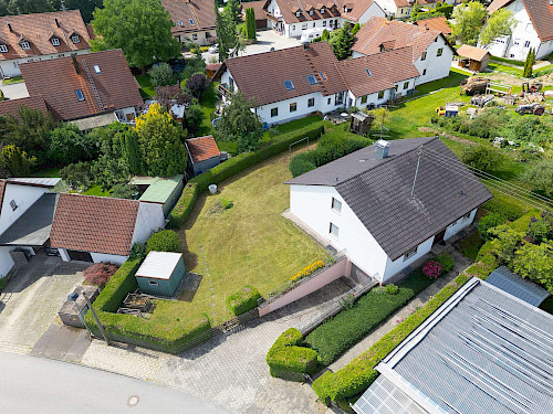 Raum für Neues! Traumhaftes Baugrundstück mit Altbestand - Bild 4317237