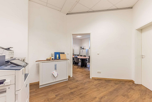 Hier werden Sie gesehen! Moderne Büro-/Praxis-/Ladenfläche in Zentrums- und Bahnhofsnähe - Bild 4317515