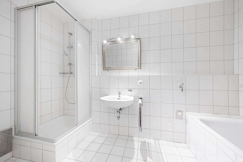 Für Sonnenanbeter! Lichtdurchflutete 3-Zimmer-Eigentumswohnung mit 2 Balkonen im Freisinger Norden - Bild 4445587