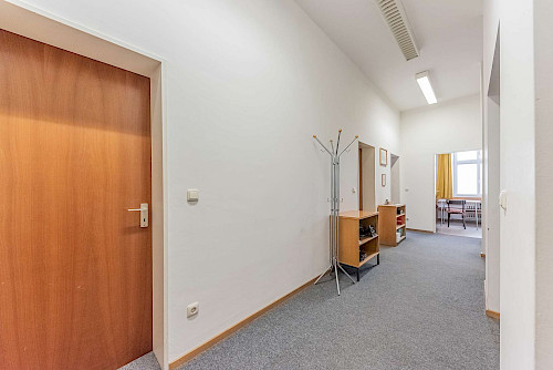 Mittendrin! Gut geschnittene Gewerbefläche in denkmalgeschützem Objekt in 1-A-Lage - Bild 4491339