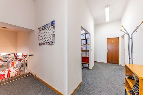 Mittendrin! Gut geschnittene Gewerbefläche in denkmalgeschützem Objekt in 1-A-Lage - Bild 4491339