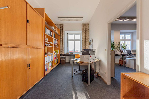 Mittendrin! Gut geschnittene Gewerbefläche in denkmalgeschützem Objekt in 1-A-Lage - Bild 4491339