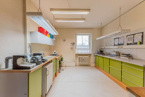 Zu vermieten! Gut geschnittene Gewerbefläche als Büro- oder Praxisräumlichkeiten in Vötting - Bild 4567819