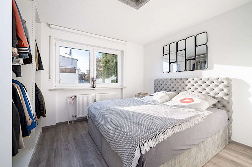 Bildschön! Traumhaft renovierte 3-Zimmer-Eigentumswohnung mit Süd-West-Balkon - Bild 4529739