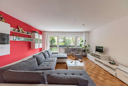 Schmankerl! Großzügig geschnittene 2,5-Zimmer-Eigentumswohnung mit Süd-Balkon in Innenstadtlage - Bild 4432015