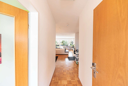 Schmankerl! Großzügig geschnittene 2,5-Zimmer-Eigentumswohnung mit Süd-Balkon in Innenstadtlage - Bild 4432015