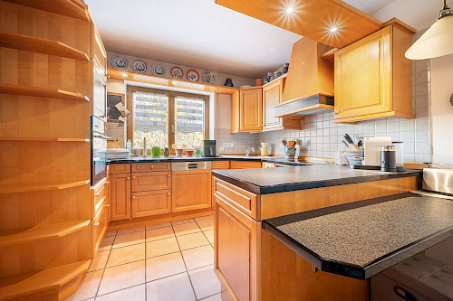 Ruhig und gediegen! Gepflegte Doppelhaushälfte auf schönem Grundstück - Bild 4532110