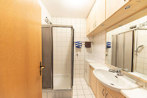 Kleine Dachterrassenwohnung! Vermietete 2-Zimmer-Eigentumswohnung in gesuchter Lage - Bild 4486972