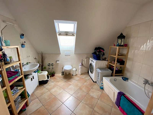 Zu vermieten! Sonnige 3-Zimmer-Maisonette-Wohnung mit Süd-Dachterrasse - Bild 4672384