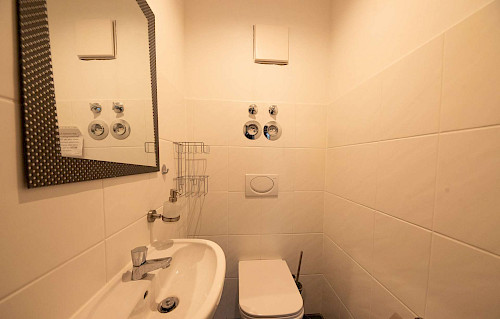 Zu vermieten! Einzigartige 4-Zimmer-Dachgeschosswohnung im Herzen von Neustift - Bild 4721768