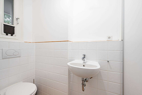 Optik und Technik in Bestform! Neuwertiges Reihenhaus mit Garten und Dachterrasse - Bild 4465347