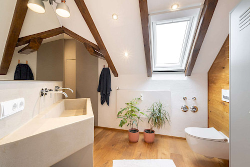 Charmantes Stadtdomizil! Stilvolle 3,5-Zimmer-Dachterrassen-Maisonette-Wohnung am Moniberg - Bild 4767317