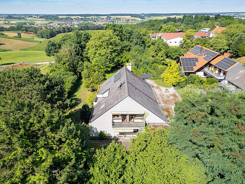 Hideaway! Uneinsehbares Villenanwesen in schöner Lage mit zwei weiteren Bauplätzen für je ein EFH - Bild 3911509