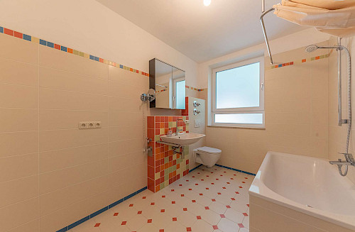 Zu vermieten! Renovierte 2-Zimmer-Erdgeschoss-Wohnung in Uninähe - Bild 4658691