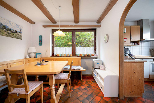 Groß und günstig! Renovierungsbedürftiges Reiheneckhaus in Vötting - Bild 3069697