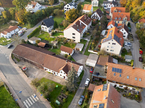 Groß und günstig! Renovierungsbedürftiges Reiheneckhaus in Vötting - Bild 3069697