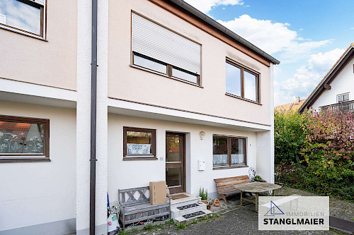 Groß und günstig! Renovierungsbedürftiges Reiheneckhaus in Vötting - Bild 3069697