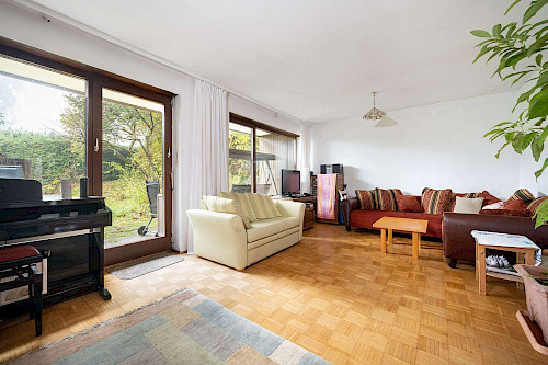 Groß und günstig! Renovierungsbedürftiges Reiheneckhaus in Vötting - Bild 3069697