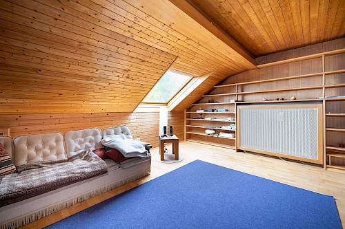 Groß und günstig! Renovierungsbedürftiges Reiheneckhaus in Vötting - Bild 3069697