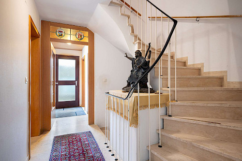 Groß und günstig! Renovierungsbedürftiges Reiheneckhaus in Vötting - Bild 3069697