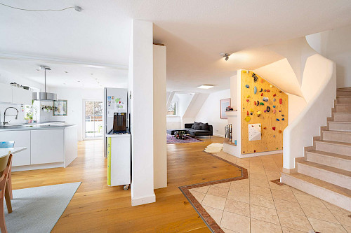 Familiäres Stadtdomizil am Moniberg! Stilvolle 3,5-Zimmer-Dachterrassen-Maisonette-Wohnung - Bild 4767317