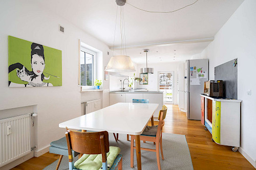 Familiäres Stadtdomizil am Moniberg! Stilvolle 3,5-Zimmer-Dachterrassen-Maisonette-Wohnung - Bild 4767317