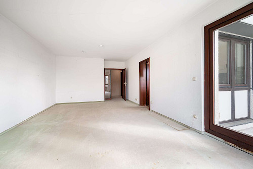 Potenzial mit Panorama! Renovierungsbedürftige 3-Zimmer-Eigentumswohnung mit Alpenblick und Balkon - Bild 4888825